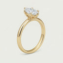 Anillo marquisse clásico en oro amarillo, vista tres cuartos