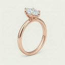 Anillo marquisse clásico en oro rosa, vista tres cuartos